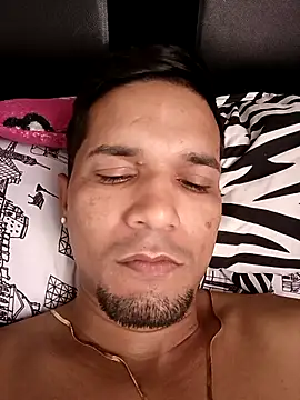 Snapshot of Yuni0r chatting on September 13, 2:07 pm Yuni0r online show from September 13, 2:07 pm