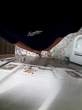 winter0cold  online show from October 17, 4:38 am