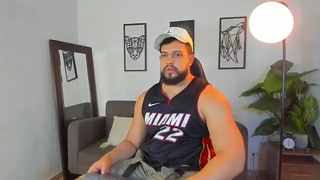 Justin kingX7 online show from April 4, 4:20 am