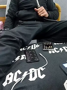 yazinyazin1 online show from December 18, 5:25 am