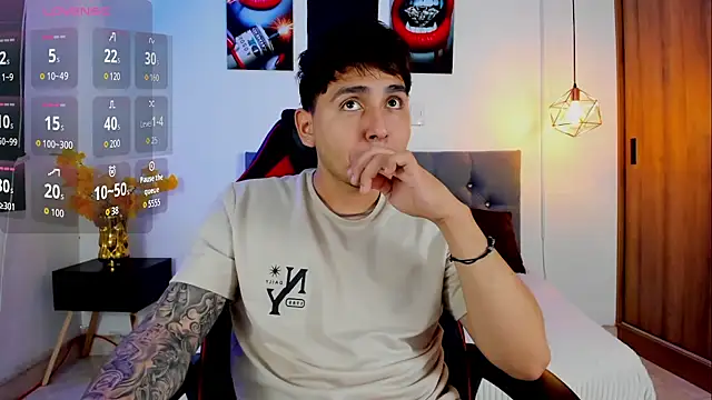 Nicolas James Sc online show from October 3, 2:33 pm