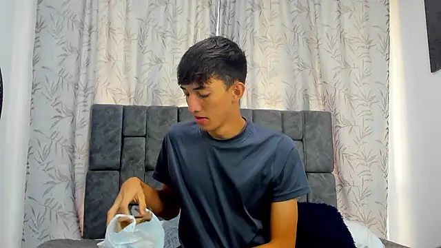 Maikol Ortiz online show from December 2, 12:30 pm