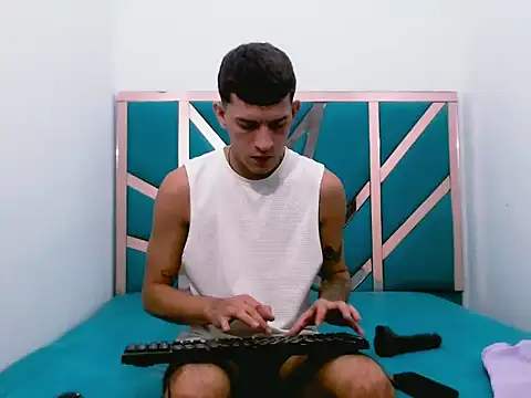 dilan abraham12 online show from September 18, 7:27 pm