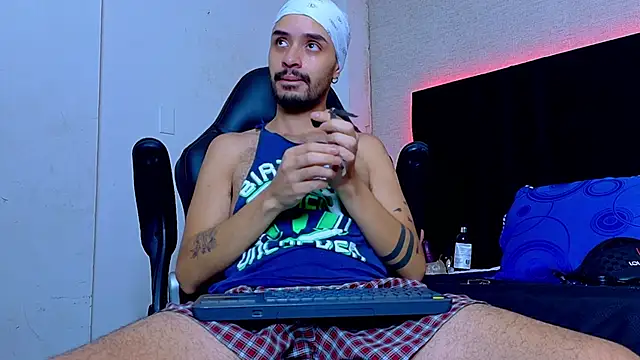 Snapshot of HairyDiamond_ chatting on October 20, 4:11 pm HairyDiamond  online show from October 20, 4:11 pm