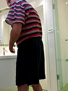 Oldmenhot66 online show from June 18, 4:14 am