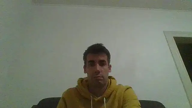 JulioIsHere4you online show from October 2, 3:32 am