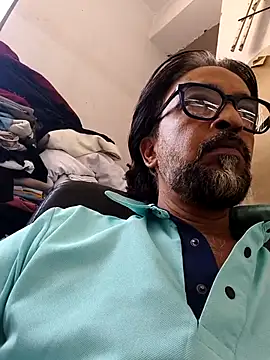 Snapshot of malhotra21 chatting on October 12, 9:47 am malhotra21 online show from October 12, 9:47 am