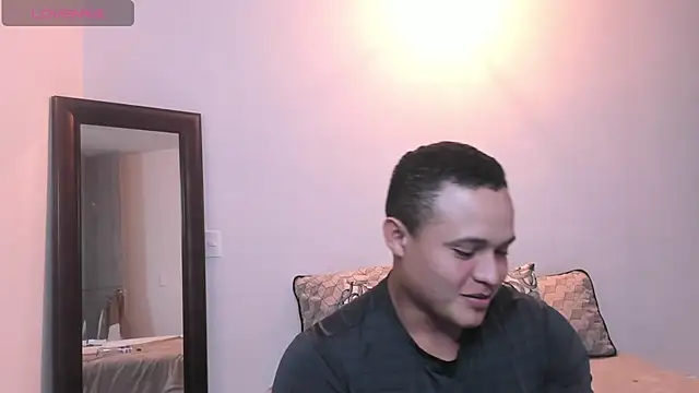 KingLevi01 online show from September 19, 1:18 am