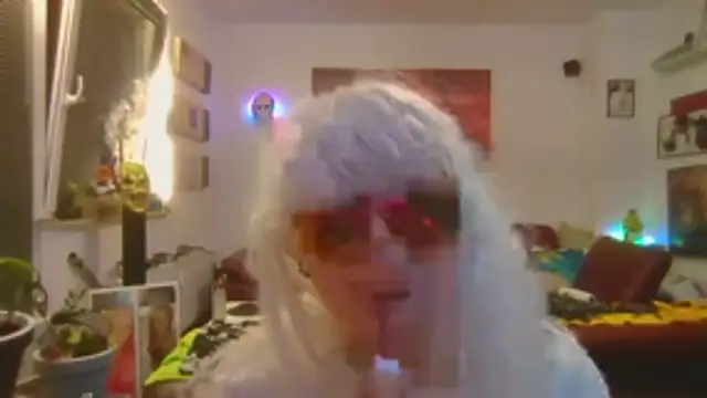 hellgirl1980 online show from December 2, 8:01 pm