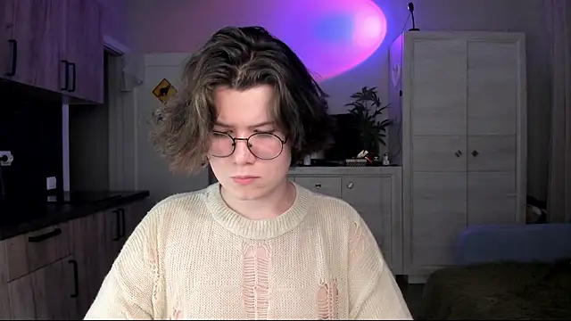 Derek Shameless online show from July 12, 9:17 pm