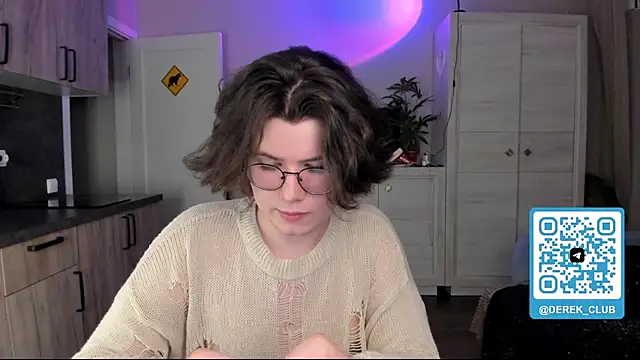 Derek Shameless online show from July 15, 9:21 pm