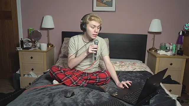 scottishtwink01 online show from January 9, 1:49 pm