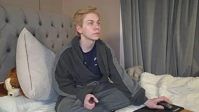 scottishtwink01 online show from February 24, 1:07 am