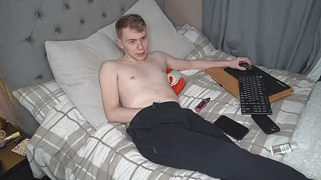 scottishtwink01 online show from March 29, 11:49 pm