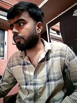 soniriyaa010101 online show from December 5, 6:15 pm