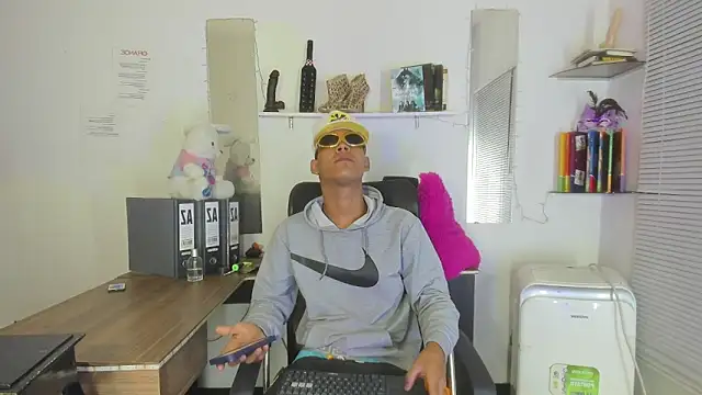 xxKamadevaxx online show from February 2, 12:46 pm