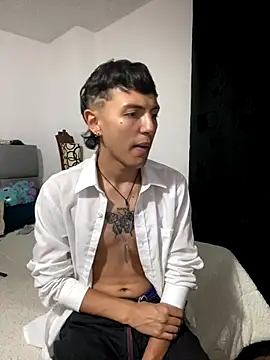 NaytonFreeman online show from September 21, 2:33 am