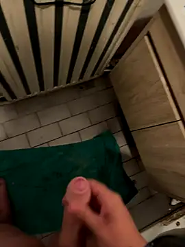 Snapshot of babyy47 chatting on September 25, 3:11 pm babyy47 online show from September 25, 3:11 pm