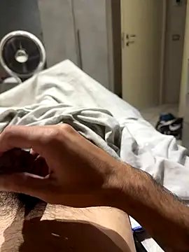 alexbergo87 online show from September 17, 7:37 pm