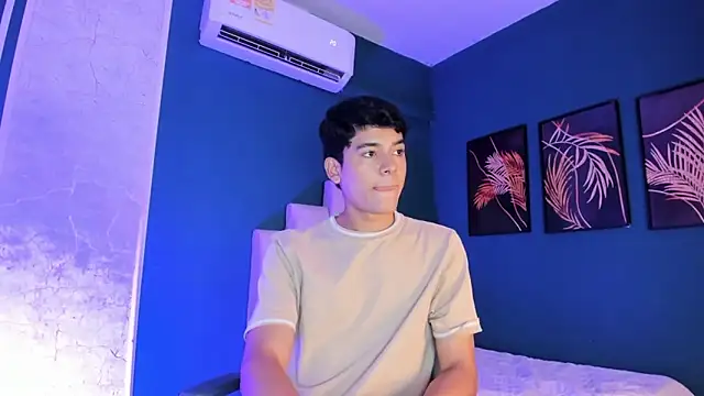 SandroVeyra online show from October 21, 4:15 am