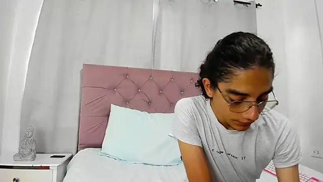 EthanBlackwoodd online show from March 17, 8:00 pm