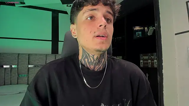 Declan-Fox online show from April 1, 9:01 pm