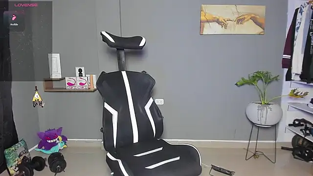 JordanRossie online show from April 5, 3:08 pm