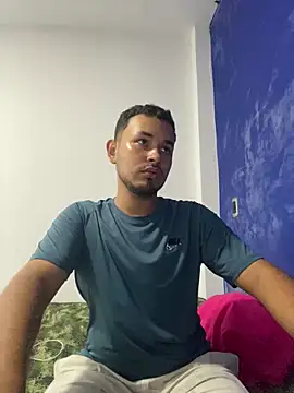 ROGERMACKENZIE online show from March 5, 8:05 pm