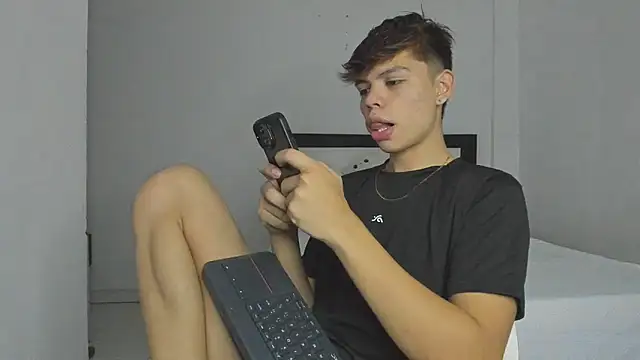 Zacktorres  online show from January 16, 1:08 am