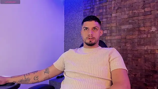 Snapshot of Jacob19_ chatting on September 17, 1:34 pm Jacob19 online show from September 17, 1:34 pm