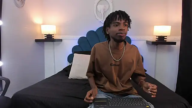 AllexJacob online show from September 18, 1:35 pm