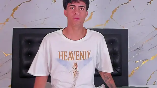 cody pipper  online show from November 15, 9:06 pm