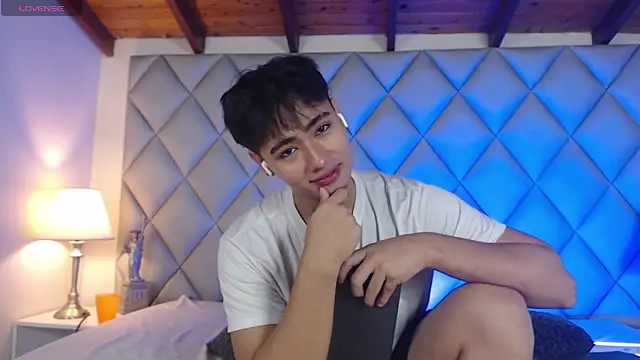 Clement Reyes online show from November 6, 1:25 pm