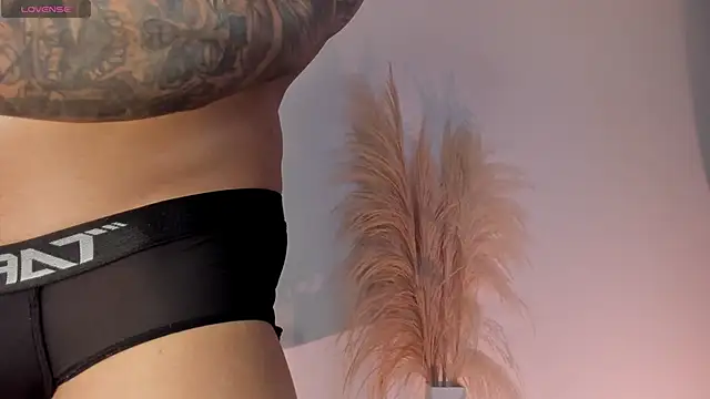 chrizmacgregor online show from October 15, 3:03 am