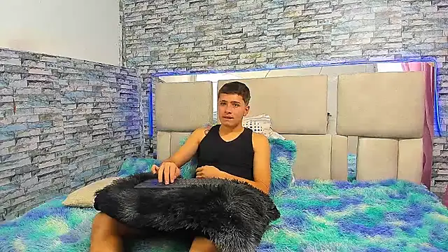 Julian wolf18 online show from October 9, 2:00 pm