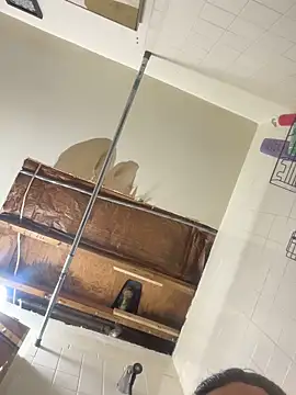 loverofbigitems2 online show from February 13, 5:07 pm