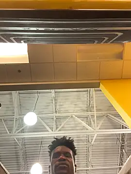 MrDaddyBlackNi9e online show from December 15, 4:42 am