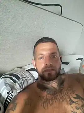 Danielxxxbbn online show from September 21, 1:44 pm