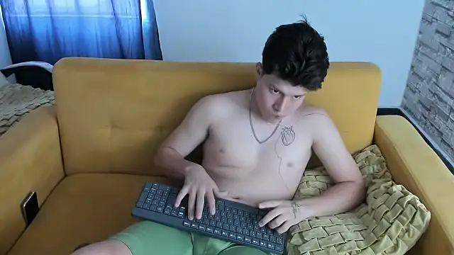 daniel leon online show from April 10, 6:48 pm