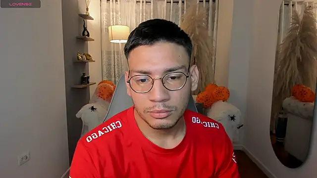 marcuswildx online show from October 7, 11:47 am