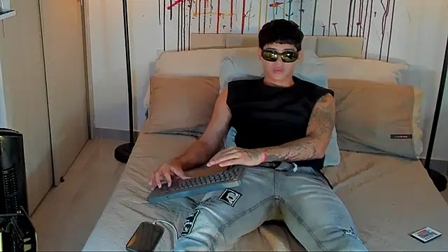 damian xxxl online show from November 3, 2:30 pm