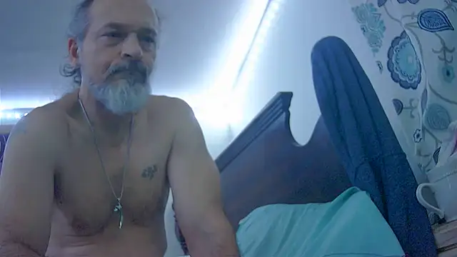 HippieDad333 online show from December 19, 5:26 am