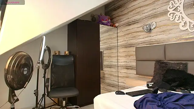 Lovers 21 online show from March 11, 4:30 am