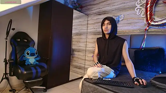 Lovers 21 online show from February 19, 4:09 am