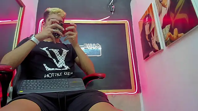 Stiben boy online show from October 3, 7:08 pm