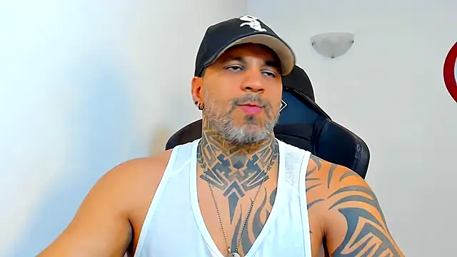 JoshRigby online show from July 3, 8:02 pm