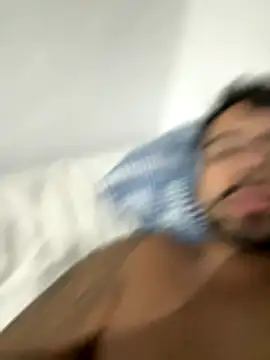 artzin2334 online show from November 10, 5:45 am