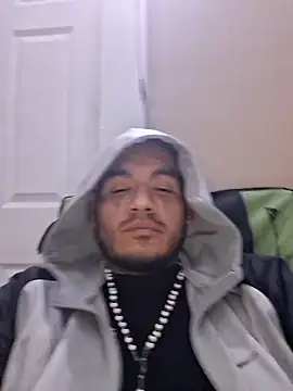 itsJrivera24 online show from September 29, 4:33 am