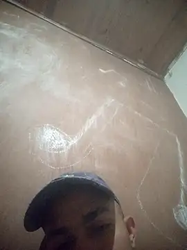 Snapshot of mestre637 chatting on October 3, 8:19 am mestre637 online show from October 3, 8:19 am