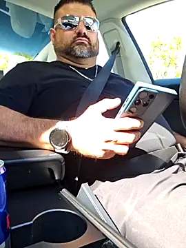 Roddog18 online show from April 14, 10:42 pm